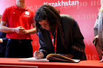 Казахстан впечатляет своим курсом на цифровизацию и развитие AI – Президент Cardiff University