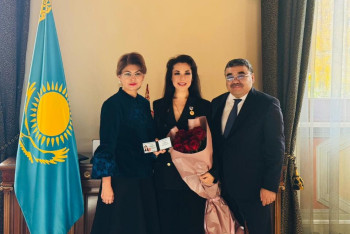 Фотография к новости: Казахстанская певица Мария Мудряк удостоена государственной награды