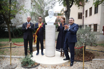 Фотография к новости: Бюст Абая установили в одном из парков Рима