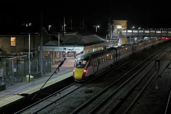 Фотография к новости: Полиция Великобритании расследует массовое нападение в поезде