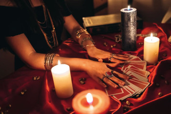 Фотография к новости: Просила помощи у гадалки — осталась без денег: в Петропавловске осудили мошенницу