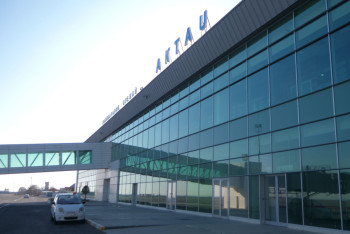 Фотография к новости: В аэропорту Актау пассажир пытался вывезти в Грузию большую сумму долларов