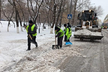 Фотография к новости: Около 3000 дорожных рабочих вышли на уборку снега в столице