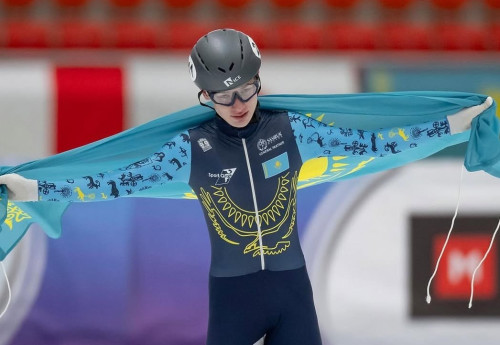 Фотография к новости: Казахстанские юниоры выиграли три медали на домашнем этапе Кубка мира по шорт-треку