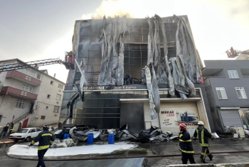 Фотография к новости: Сильный пожар на складе парфюмерии в Турции унес жизни шести человек