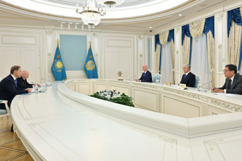 Фотография к новости: Токаев принял первого вице-премьера России