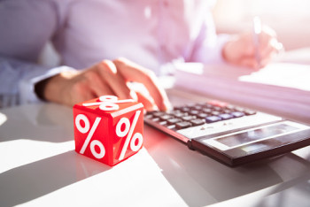 Фотография к новости: Глава Нацбанка объяснил, как рост кредитов влияет на курс валюты