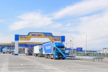 Фотография к новости: 1500 грузовиков на границе: Китай не справляется с потоком казахстанских фур