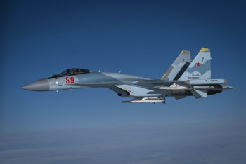 Фотография к новости: Борт Токаева сопровождают истребители Су-35 в небе России