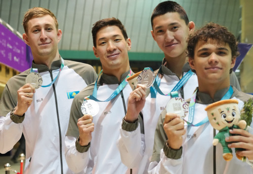 Фотография к новости: Мужская сборная Казахстана по плаванию завоевала серебро Игр исламской солидарности