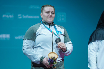 Фотография к новости: Любовь Ковальчук принесла Казахстану три серебряные медали на Исламиаде-2025