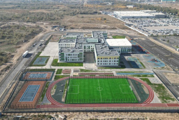 Фотография к новости: В школах Медеуского района Алматы планируют устранить дефицит ученических мест