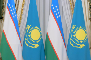 Фотография к новости: Казахстан и Узбекистан идут на рекорд во взаимной торговле