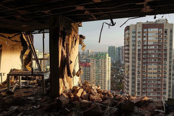 Азербайджан выразил России протест из-за повреждения посольства в Киеве