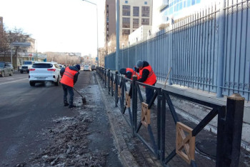 Фотография к новости: Почти 400 единиц спецтехники было задействовано в снегоуборочных работах ночью в Астане