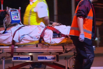 Фотография к новости: В Австралии гоночный автомобиль протаранил трибуну: девять зрителей пострадали