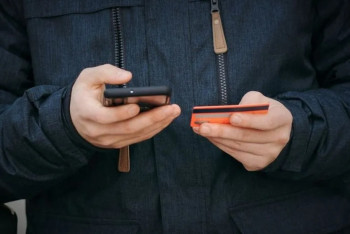 Фотография к новости: В Костанайской области предприниматель перевёл все деньги "для безопасности"