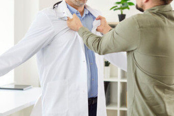 Фотография к новости: Многие врачи боятся работать в приемных покоях — Аймагамбетов