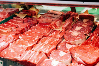 Фотография к новости: В Астане пресекли продажу мяса с поддельными ветдокументами