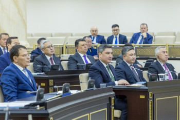 Фотография к новости: "Долг Казахстана должен быть низким": Бектенов заявил о финансовом курсе Правительства