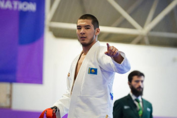 Фотография к новости: Борец джиу-джитсу Алдияр Серик выиграл золото Исламских игр