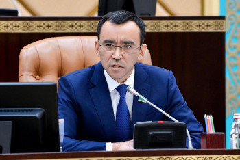 Фотография к новости: Куда уходят миллиарды? Ашимбаев требует прозрачности расходов "КазАвтоЖол" и "Жасыл Даму"