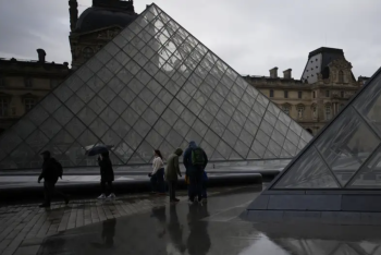 По делу об ограблении Лувра задержаны еще четверо человек