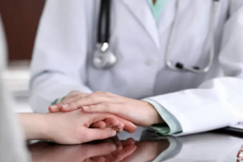 Фотография к новости: Смертность от онкологии снизилась, пятилетняя выживаемость выросла до 65% – Минздрав