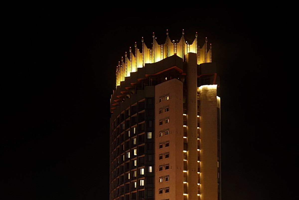 Знаковые объекты Алматы засияли оранжевым в поддержку кампании "16 дней"