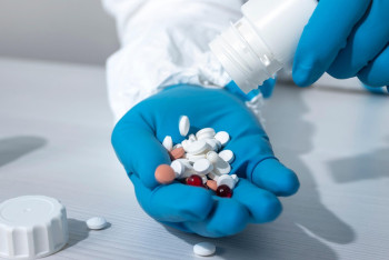 Фотография к новости: Импортное сырьё для лекарств могут освободить от уплаты НДС — планы Кабмина