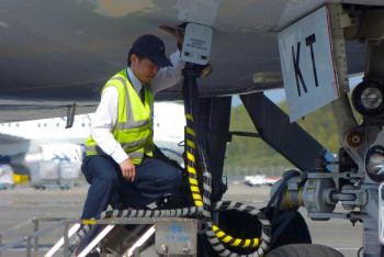 Фотография к новости: Высокая цена и дефицит авиатоплива: Токаев требует срочных решений