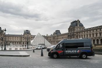 Фотография к новости: Во Франции задержан последний предполагаемый грабитель Лувра