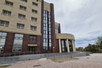 Фотография к новости: В Мангистау более ста врачей онкодиспансера пожаловались президенту на облздрав