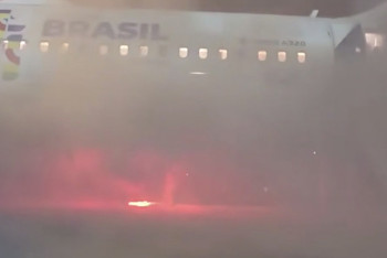 Фотография к новости: Самолет с людьми на борту загорелся в Бразилии