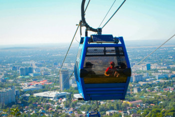 Фотография к новости: Канатная дорога на Коктобе заработала после первого за 10 лет капремонта