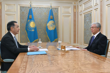 Фотография к новости: Токаев обсудил с Сагинтаевым приоритеты Казахстана в ЕАЭС на 2026 год