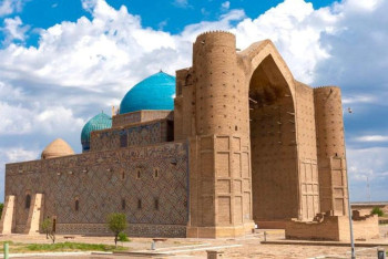 Фотография к новости: Аким Туркестанской области объяснил стоимость исторического видеоролика за 100 млн тенге