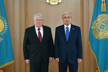 Глава государства принял посла России в Казахстане