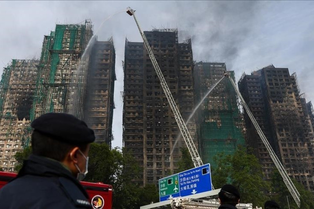 Число погибших при пожаре в Гонконге выросло до 160