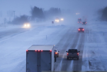 Фотография к новости: Снег и дождь ударят по трассам: водителей предупредили об опасности