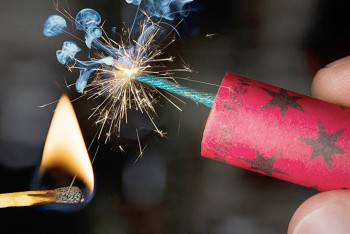 Фотография к новости: В Гамбурге 15-летний мальчик оторвал себе руку пиротехникой