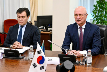 Фотография к новости: Роман Скляр обсудил с послом Южной Кореи развитие стратегического партнёрства