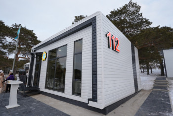 Глава МЧС открыл модульную спасательную станцию на берегу озера Имантау