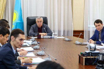 Фотография к новости: В Правительстве обсудили меры по стабилизации цен на социально значимые товары