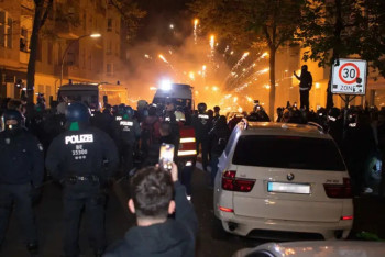 Фотография к новости: В Берлине после демонстрации задержаны 18 человек, пострадали полицейские