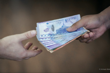 Фотография к новости: Кто получит социальные выплаты к Новому году в Казахстане