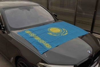 Фотография к новости: Патриотизм не наказуем — Минкультуры о флаге на автомобилях