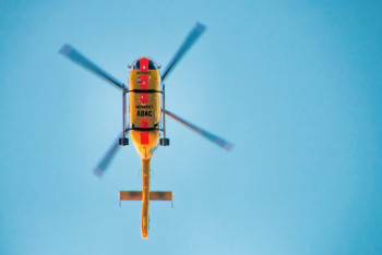 Фотография к новости: В ВКО вертолёт МЧС доставил ребёнка в областную больницу