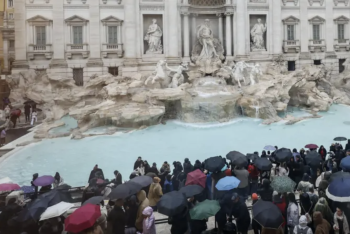 Фотография к новости: Подойти к фонтану Треви в Риме станет платно: €2 с туриста