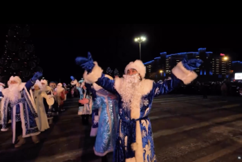 Фотография к новости: В Усть-Каменогорске зажгли главную ёлку Восточно-Казахстанской области